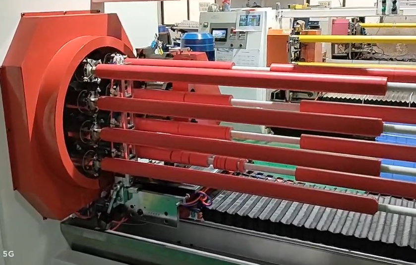 706-4四軸翻卷全自動切臺-2